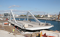 Puente rotatorio del Puerto de Valencia